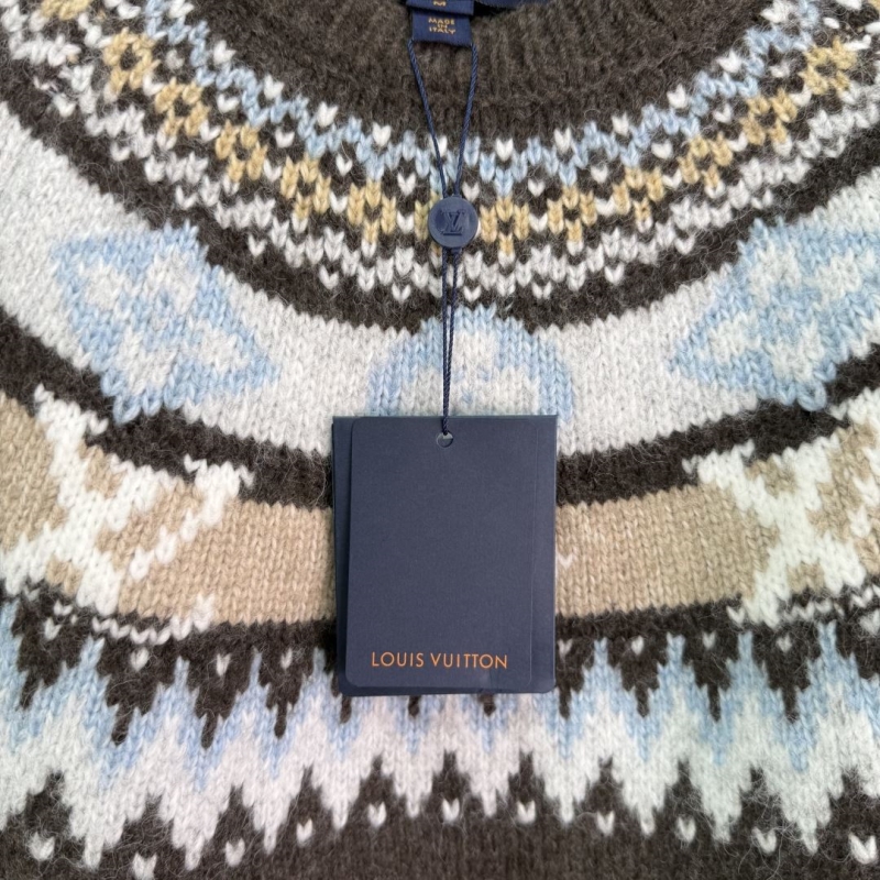 l0vis Vvtt0n sweaters